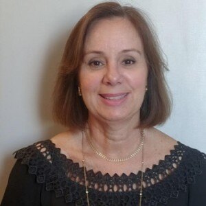 claudia-rocha-de-paula-300x300